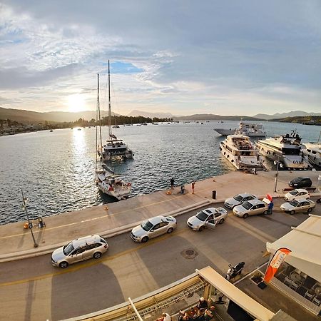 The Manessi City Boutique Hotel Poros Town Bagian luar foto