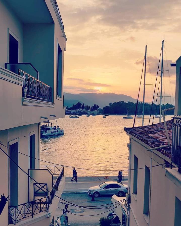 The Manessi City Boutique Hotel Poros Town Bagian luar foto