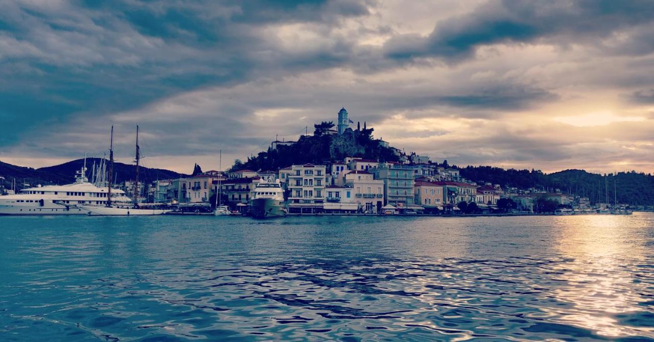 The Manessi City Boutique Hotel Poros Town Bagian luar foto