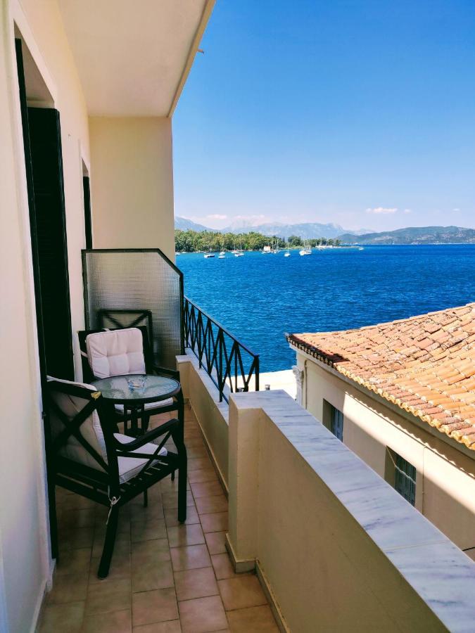 The Manessi City Boutique Hotel Poros Town Bagian luar foto