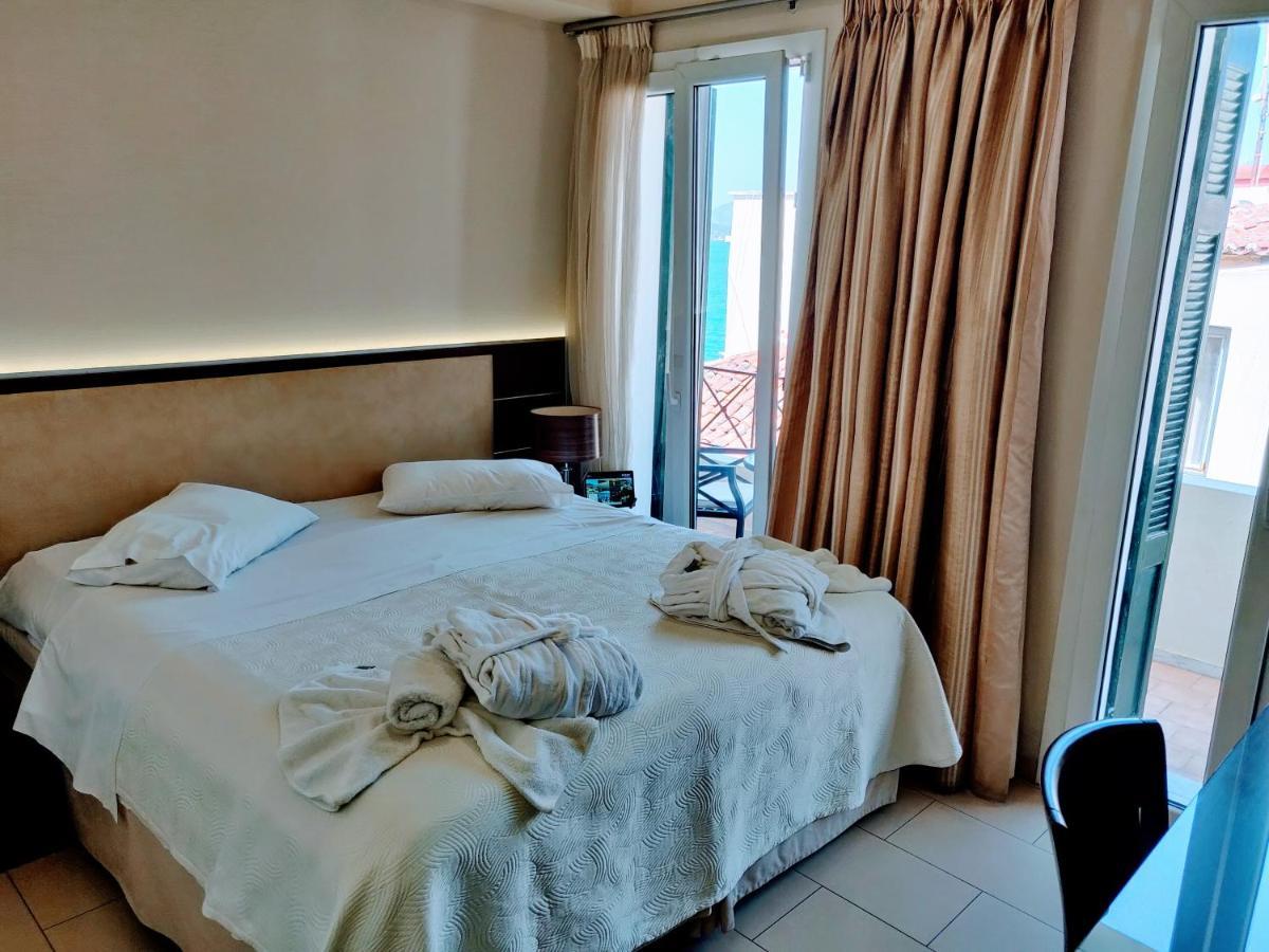 The Manessi City Boutique Hotel Poros Town Bagian luar foto