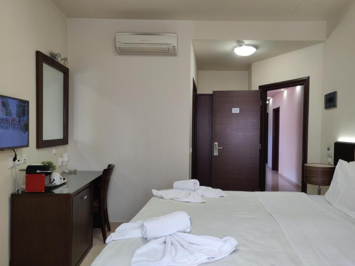 The Manessi City Boutique Hotel Poros Town Bagian luar foto