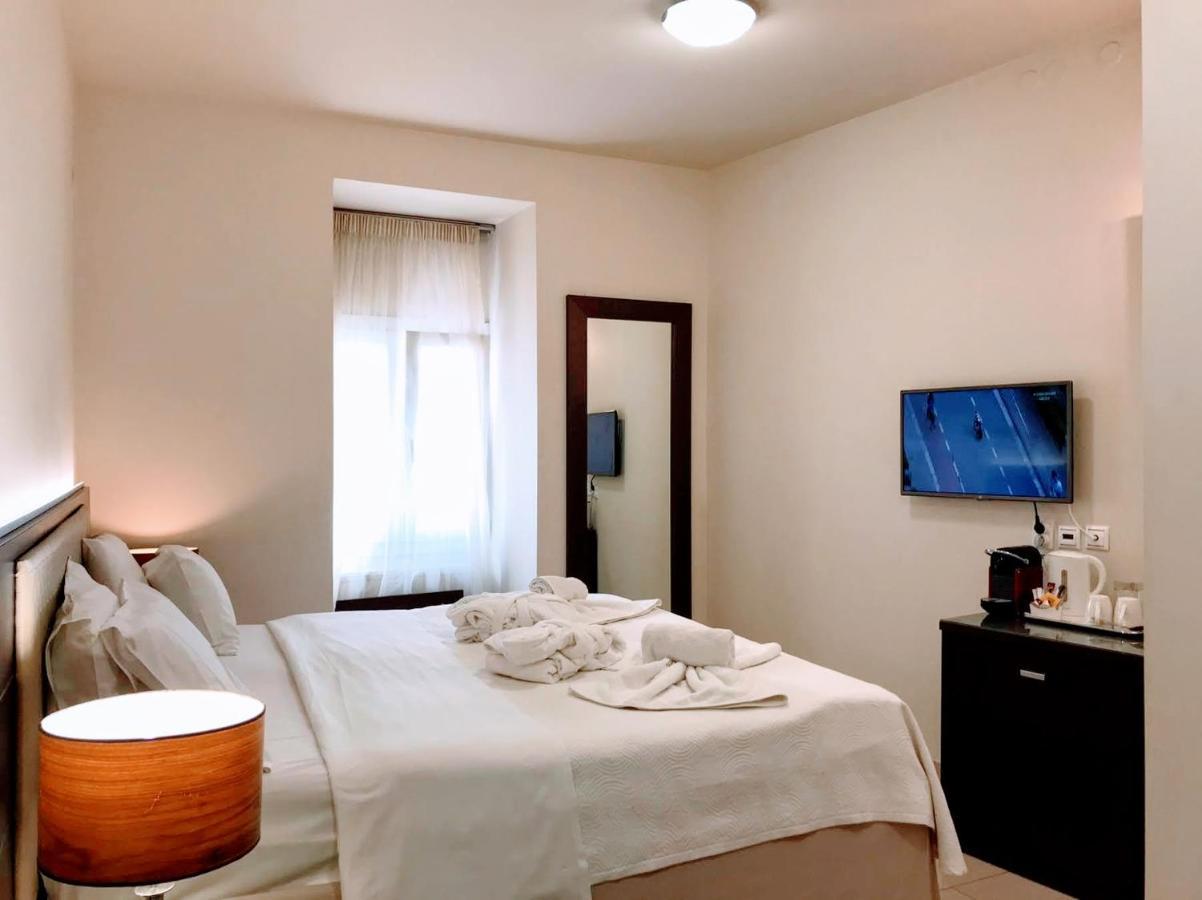 The Manessi City Boutique Hotel Poros Town Bagian luar foto