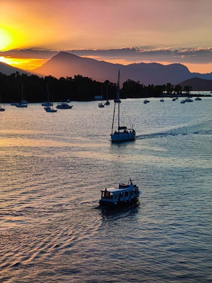 The Manessi City Boutique Hotel Poros Town Bagian luar foto