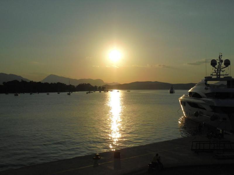 The Manessi City Boutique Hotel Poros Town Bagian luar foto