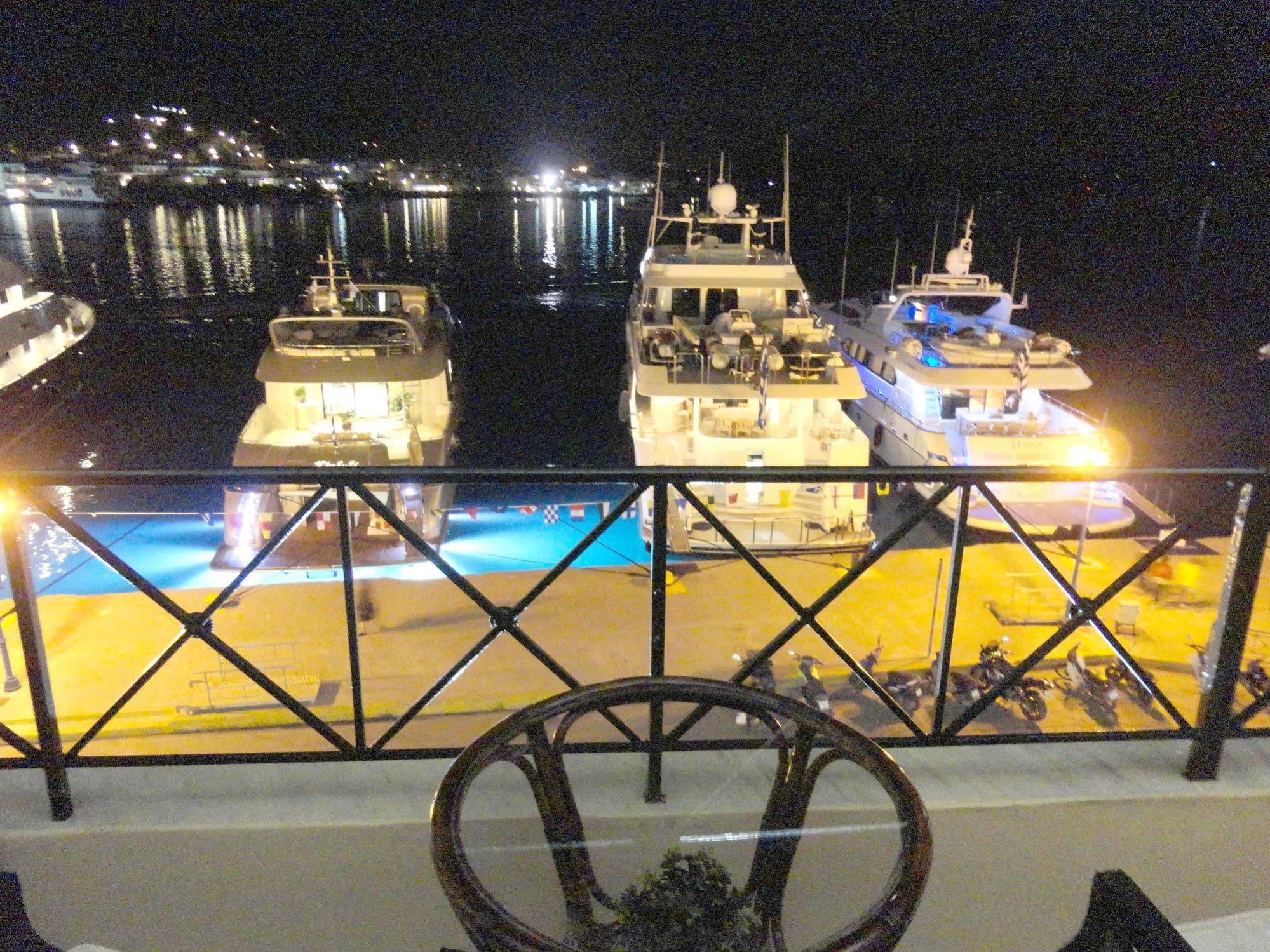 The Manessi City Boutique Hotel Poros Town Bagian luar foto