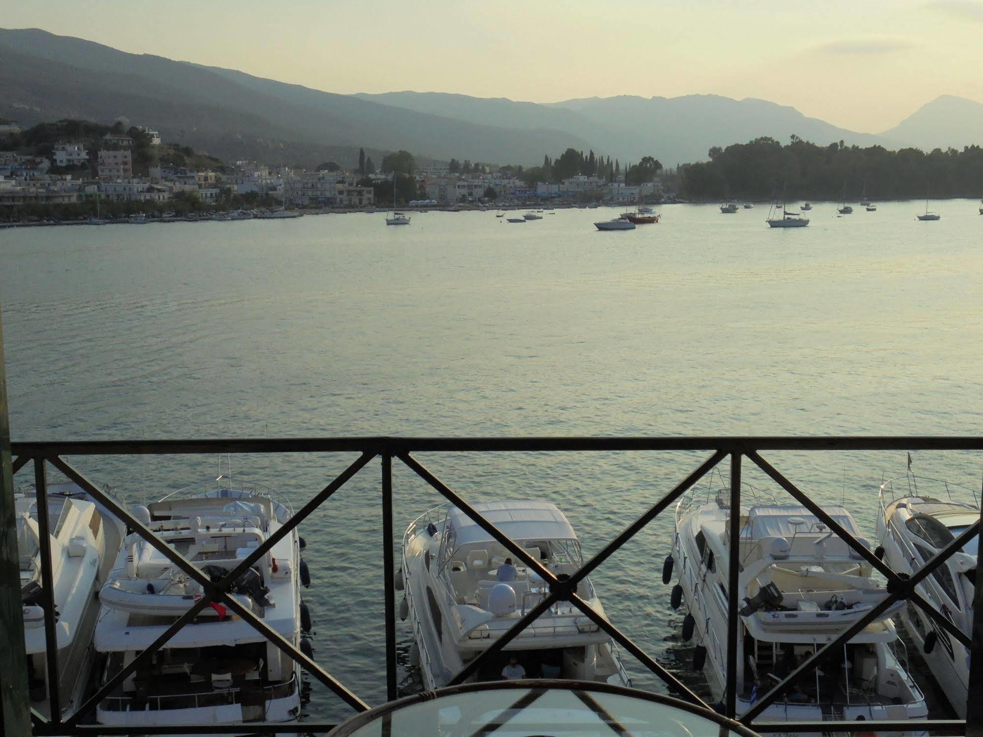 The Manessi City Boutique Hotel Poros Town Bagian luar foto