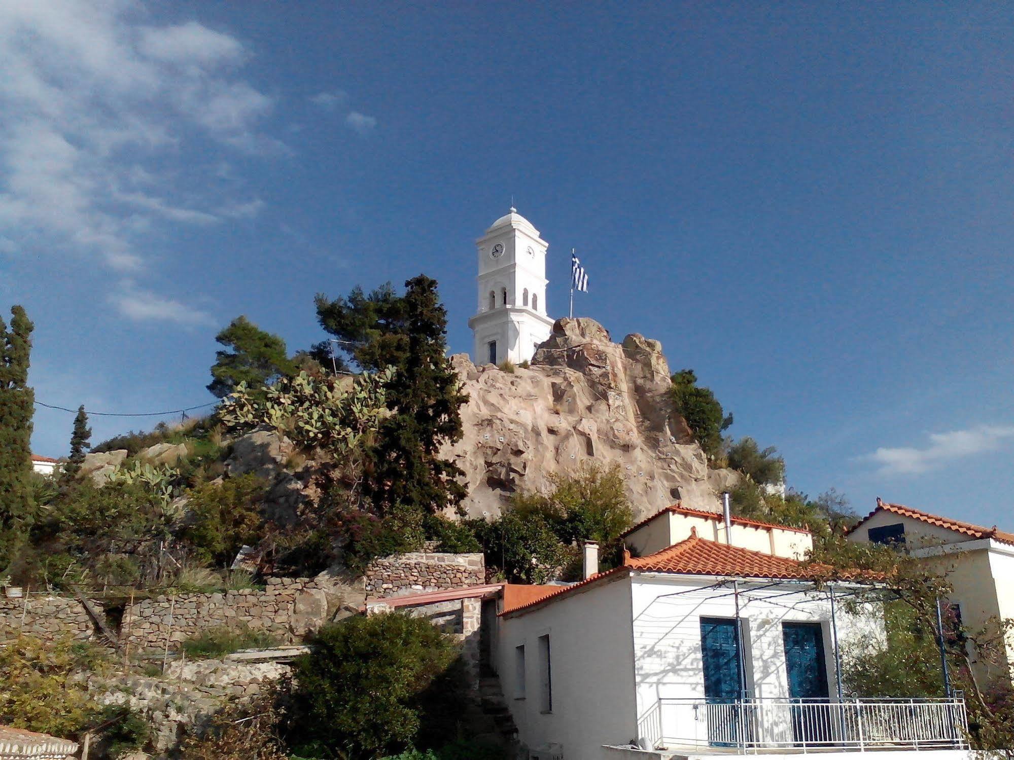 The Manessi City Boutique Hotel Poros Town Bagian luar foto